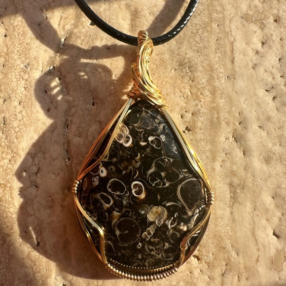 Tarnish Resistant Gold Grounding Copper Turritella Stone Leather Cord Necklace - Picture 5 of 13